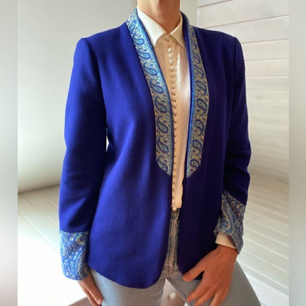 Vintage Open Blazer with Paisley Pattern - Picture 2 of 12